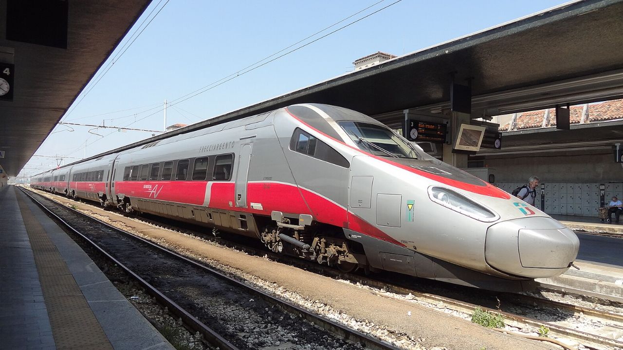 Treno Frecciargento Roma-Genova parte 50 minuti prima: passeggeri a piedi