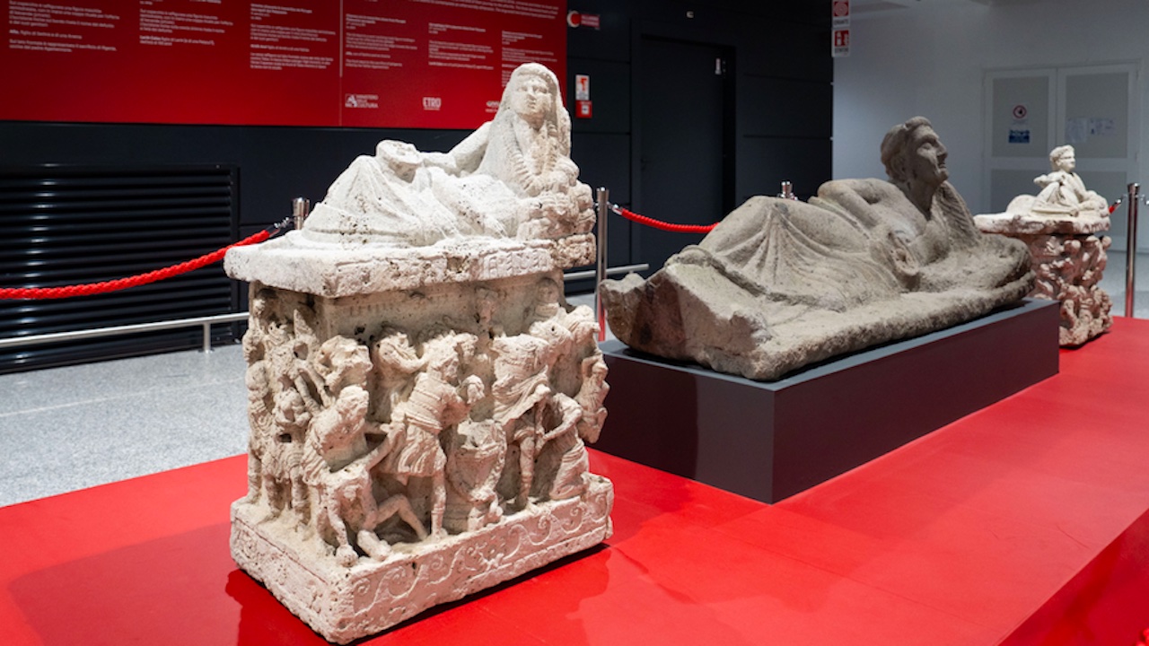 Aeroporto Fiumicino, in esposizione tre sculture etrusche dal museo di Villa Giulia
