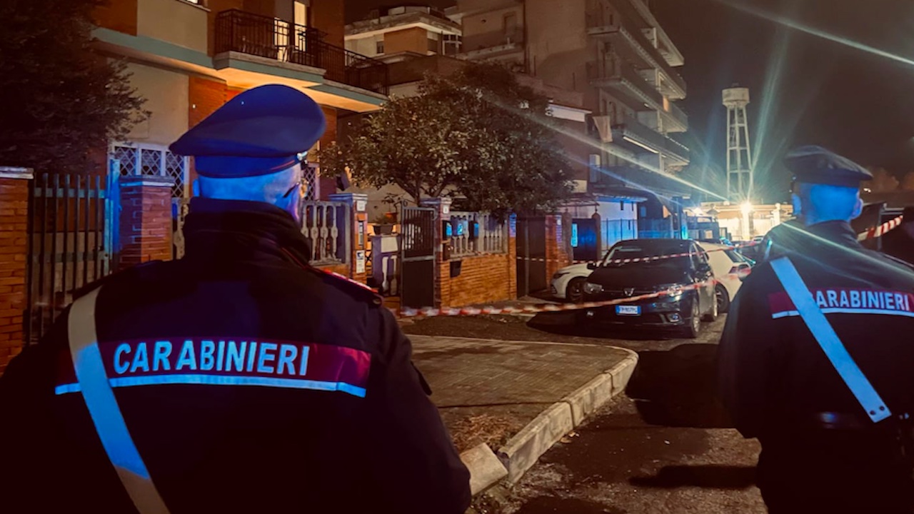 Omicidio a Nettuno, uccide l'ex compagno a coltellate: arrestata 36enne