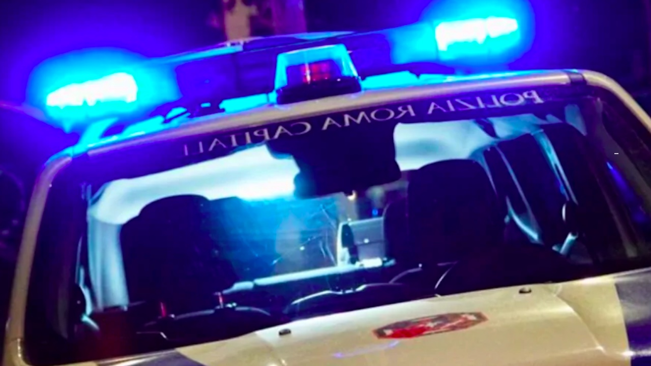 Roma, investito sulla Tiburtina muore in ospedale: caccia al pirata della strada