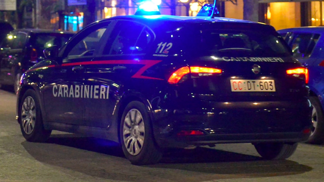 Aggressione in casa famiglia, accoltellate ospite e operatrice alle porte di Roma