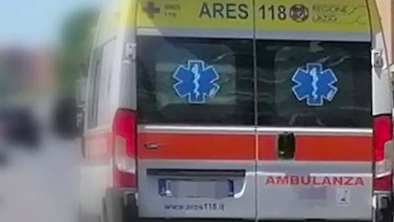 Vigile 44enne di Fiumicino muore in incidente stradale a Fondi: feriti figli e moglie