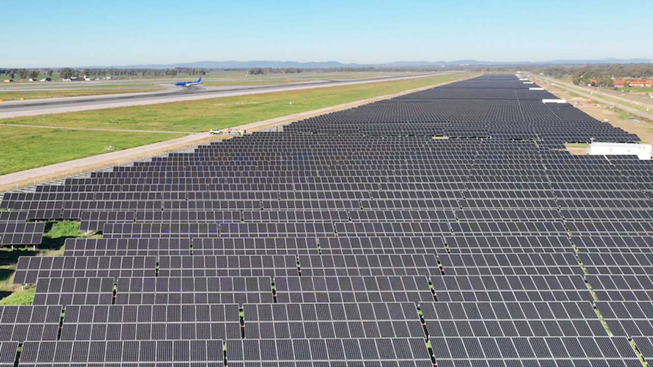 Solar Farm all’aeroporto di Fiumicino, inaugurato l più grande impianto fotovoltaico di uno scalo europeo