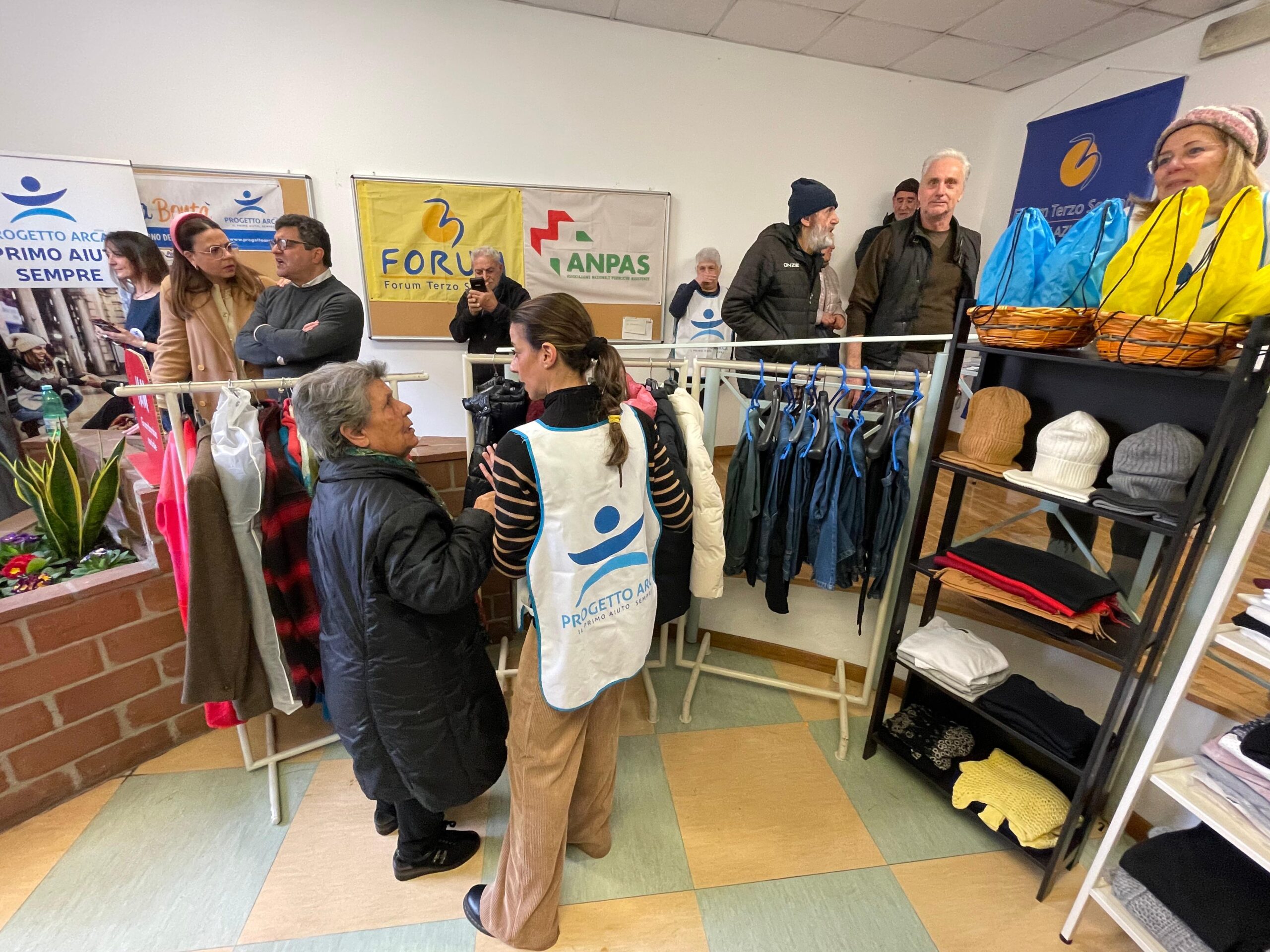 guardaroba sociale_progetto arca feb25_4