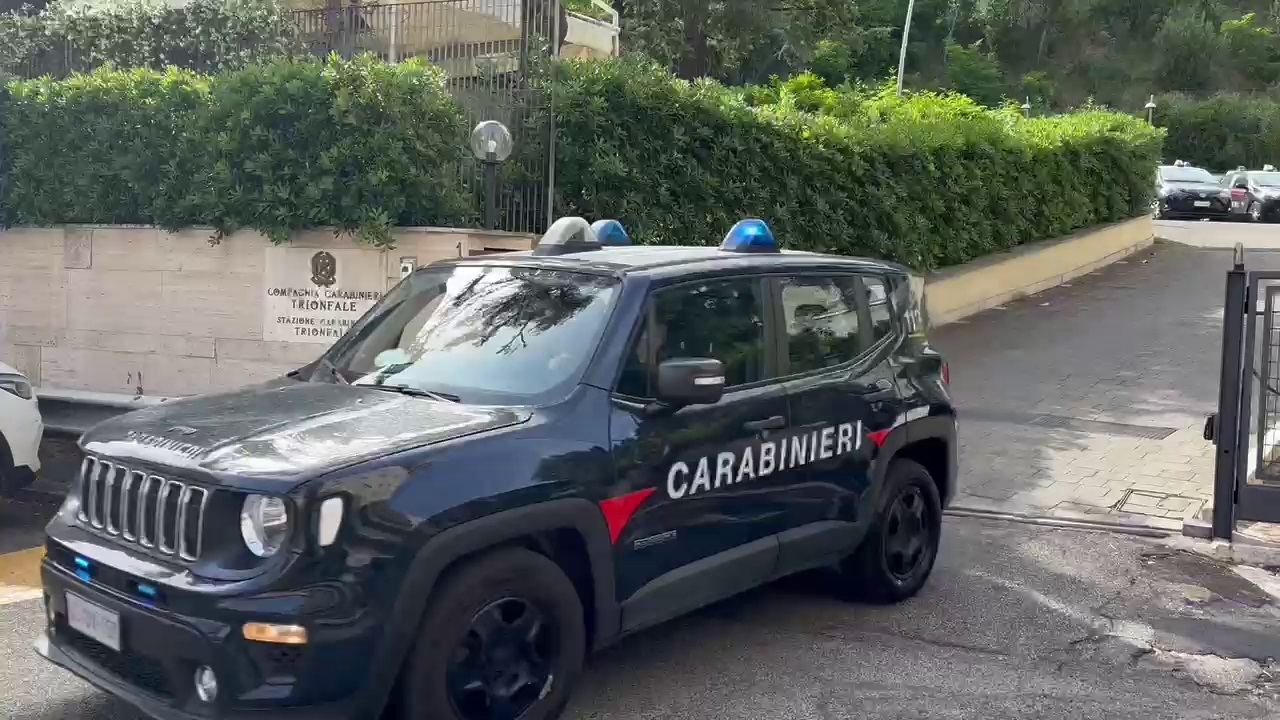 Rapina tassisti e rider, 3 colpi in un mese: 20enne arrestato a Roma