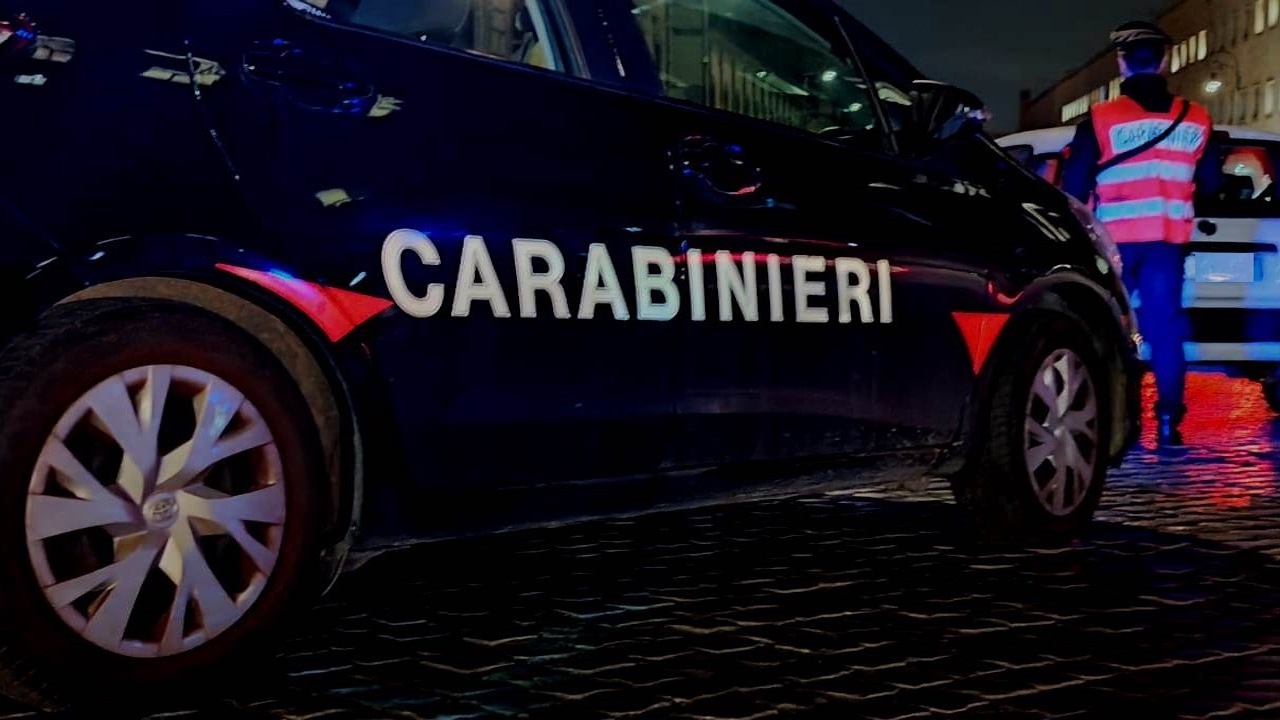 Spaccio alle porte di Roma, panetti di droga come tavolette di cioccolato: 4 arresti