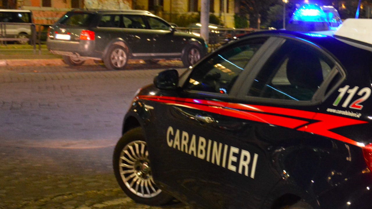 Su auto a noleggio con arnesi da scasso: tre minorenni fermati all'Aventino