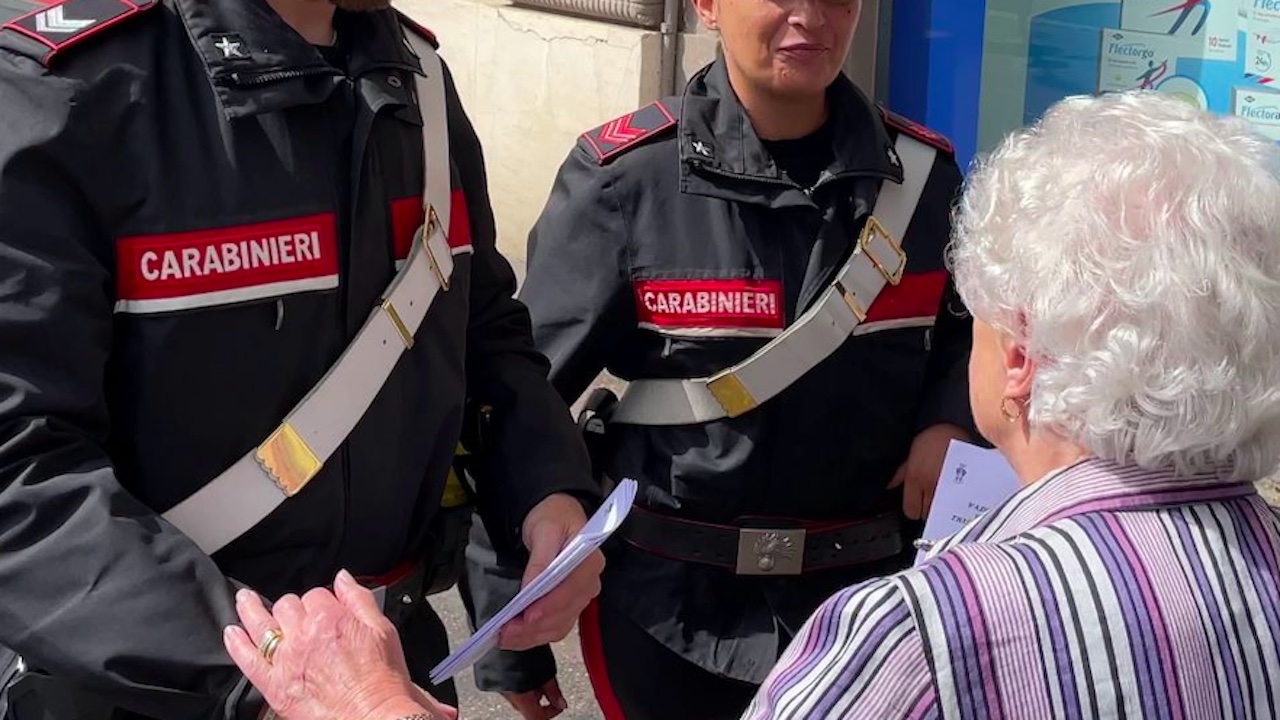 Roma, 8mila euro per il marito "arrestato" per falso incidente: anziana truffata ad Allumiere