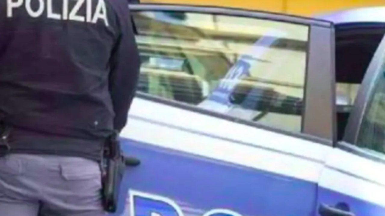 Tenta di rapire bimba a Viterbo: bloccata dal padre, poi gli tira un pugno e scappa