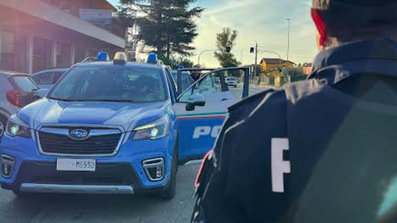 Blitz al Quarticciolo: droga come caramelle e nascoste nei tombini: sequestrate 250 dosi