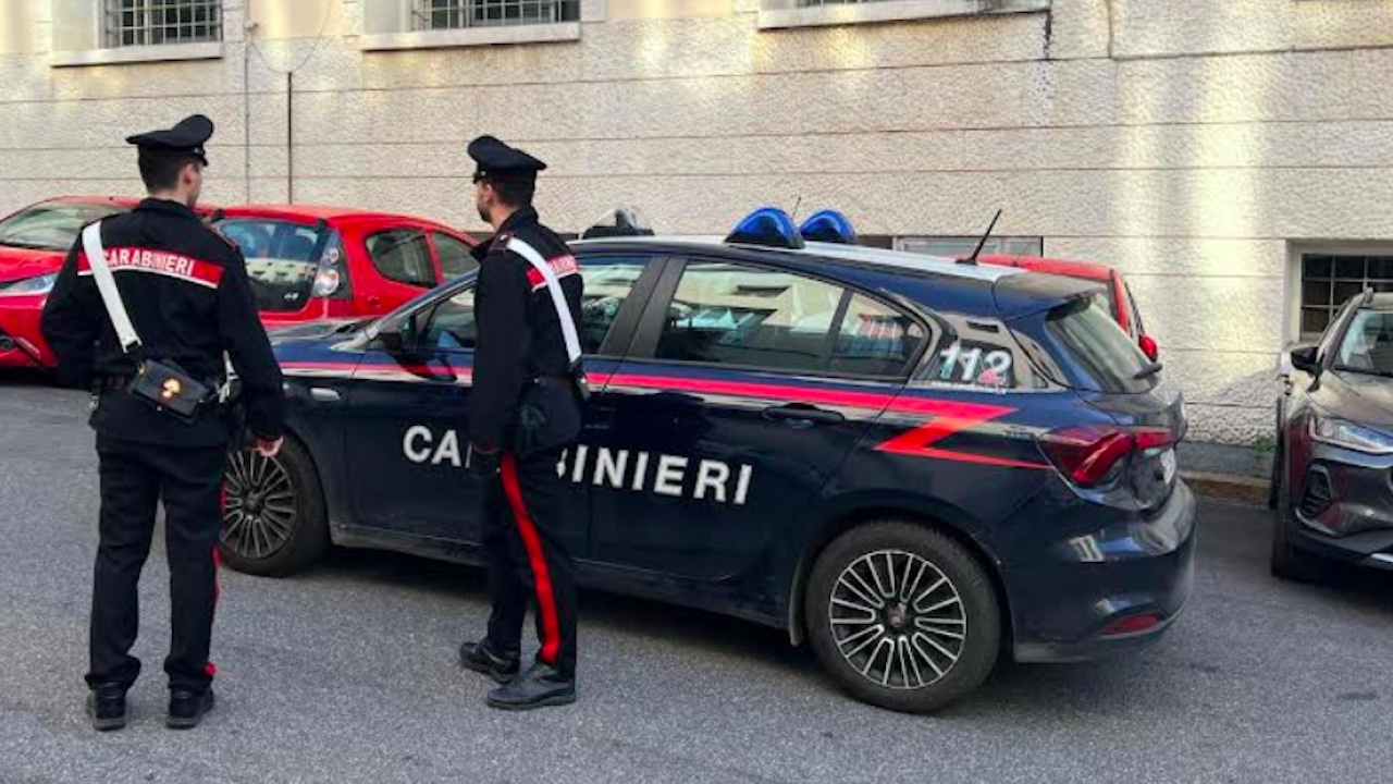 Finto avvocato simula incidente all'Eur e ottiene 2mila euro: incastrato dalle telecamere