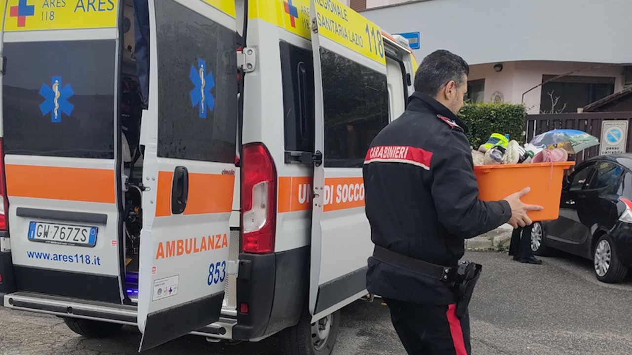 Fiamme in un appartamento a Nettuno, evacuato asilo