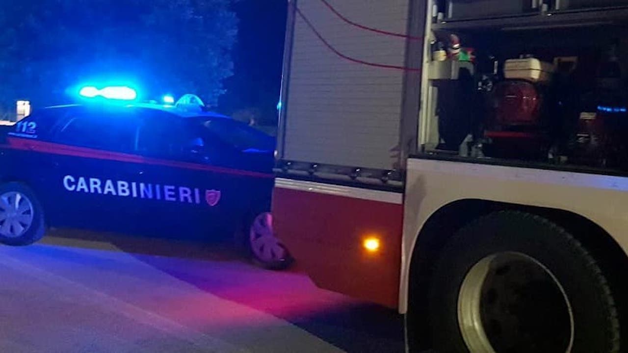 Incidenti stradali, si schianta contro un muro in via di Vermicino: morto 43enne