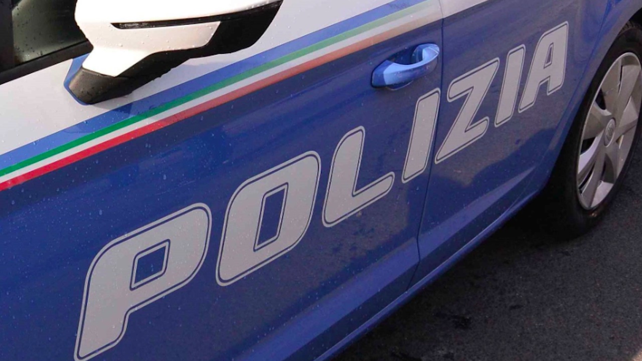 Roma, finisce in giro usura e dilapida l'eredità in 3 mesi: arrestati aguzzini