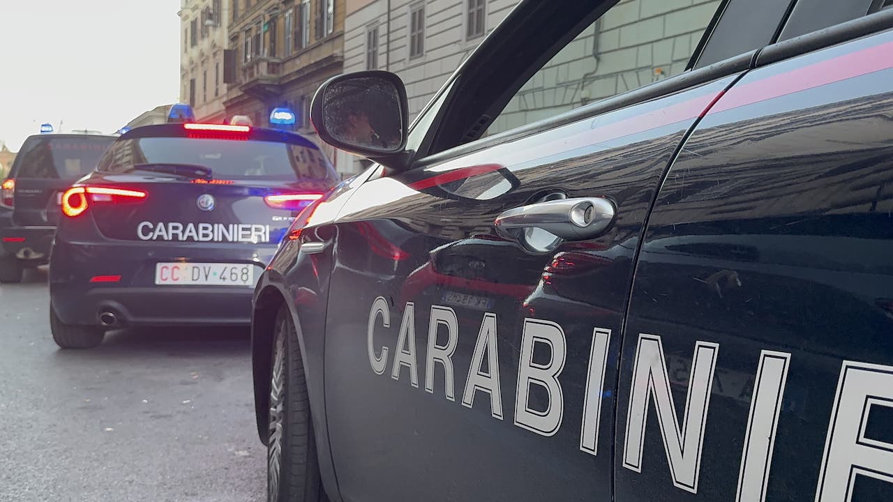 Esquilino, tenta rapina nel ristorante ma il proprietario lo chiude dentro