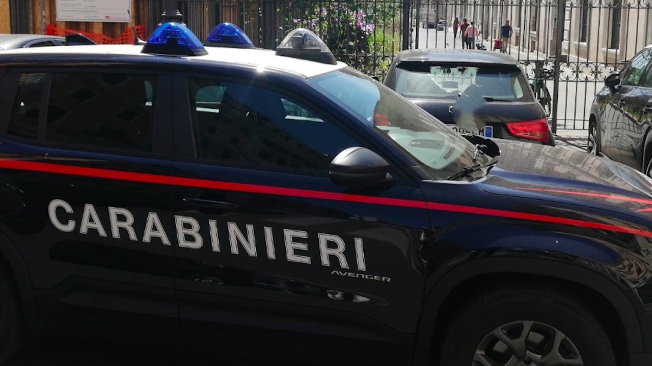 Far West Esquilino, lite con accoltellamento tra senzatetto poi rissa a piazza Vittorio