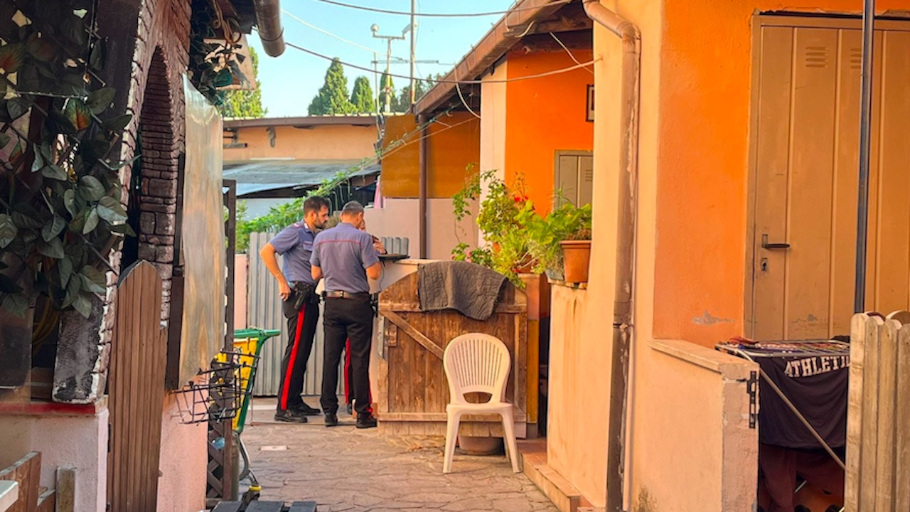 Blitz all'Infernetto: controlli e censimento nel "villaggio del degrado"
