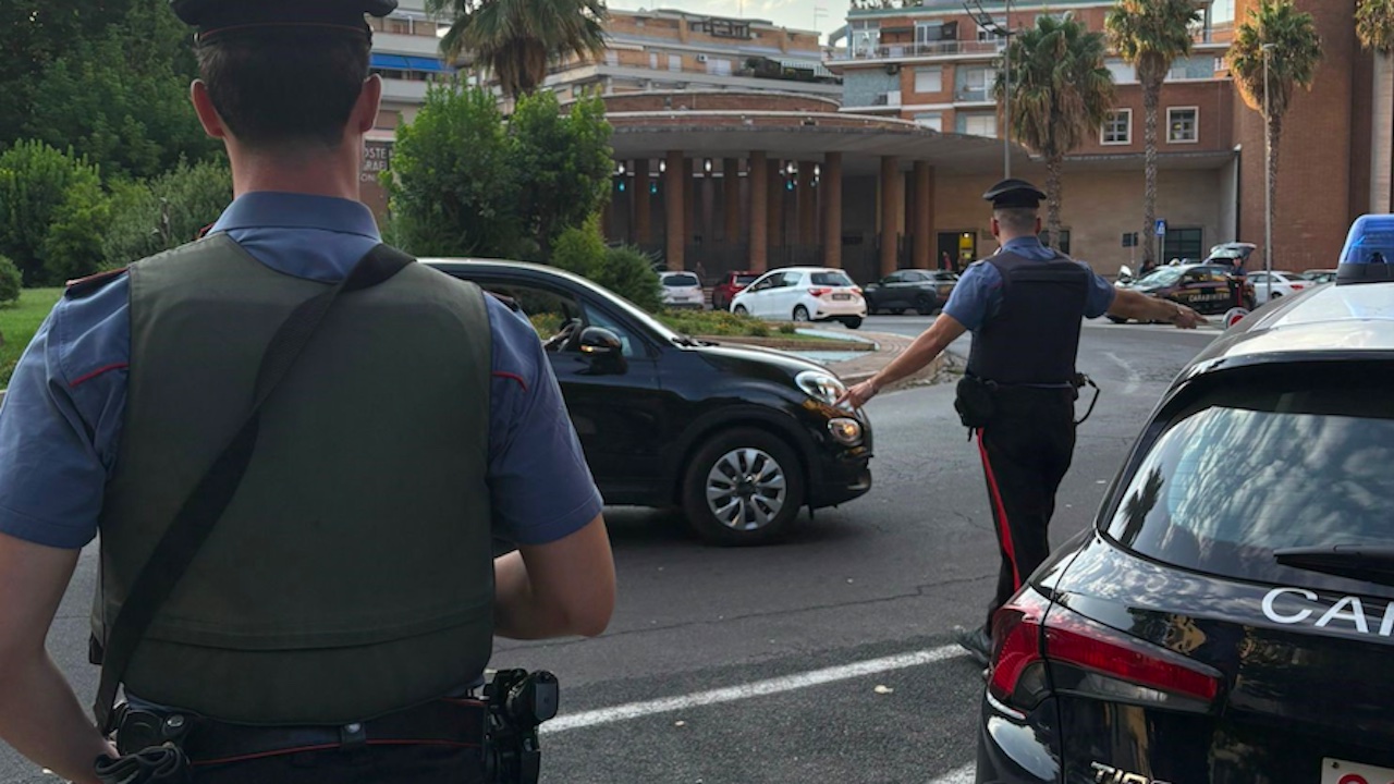 Controlli a tappeto sul litorale di Roma: 5 arresti e 10 denunciati