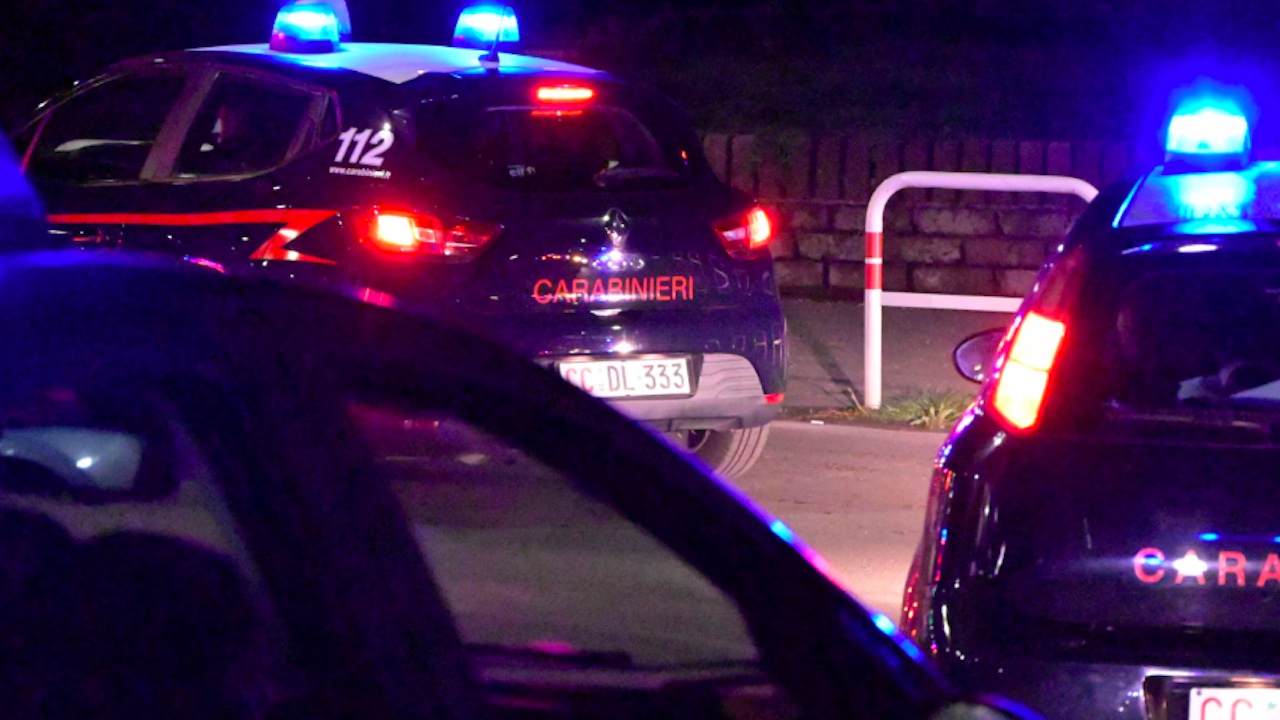 Roma, 29enne minacciata da parcheggiatori abusivi perché si rifiuta di pagare