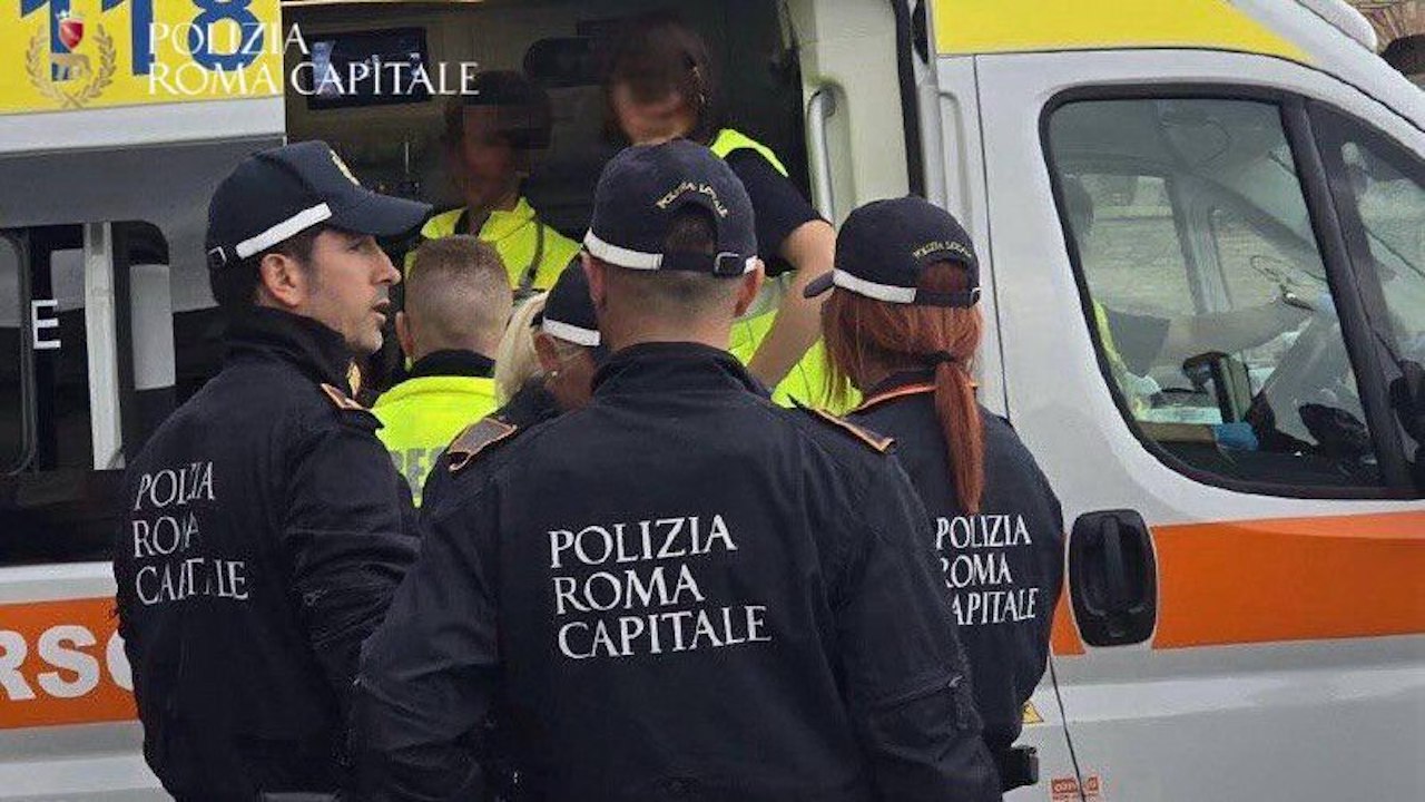 Scalzo sul Gra tra crisi di pianto e allucinazioni: in salvo 40enne. Si indaga su casi simili