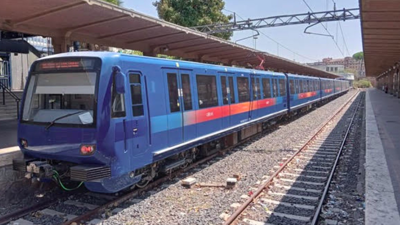 Roma-Lido, conclusi interventi sull'aria condizionata: climatizzati 5 treni Caf Ma300