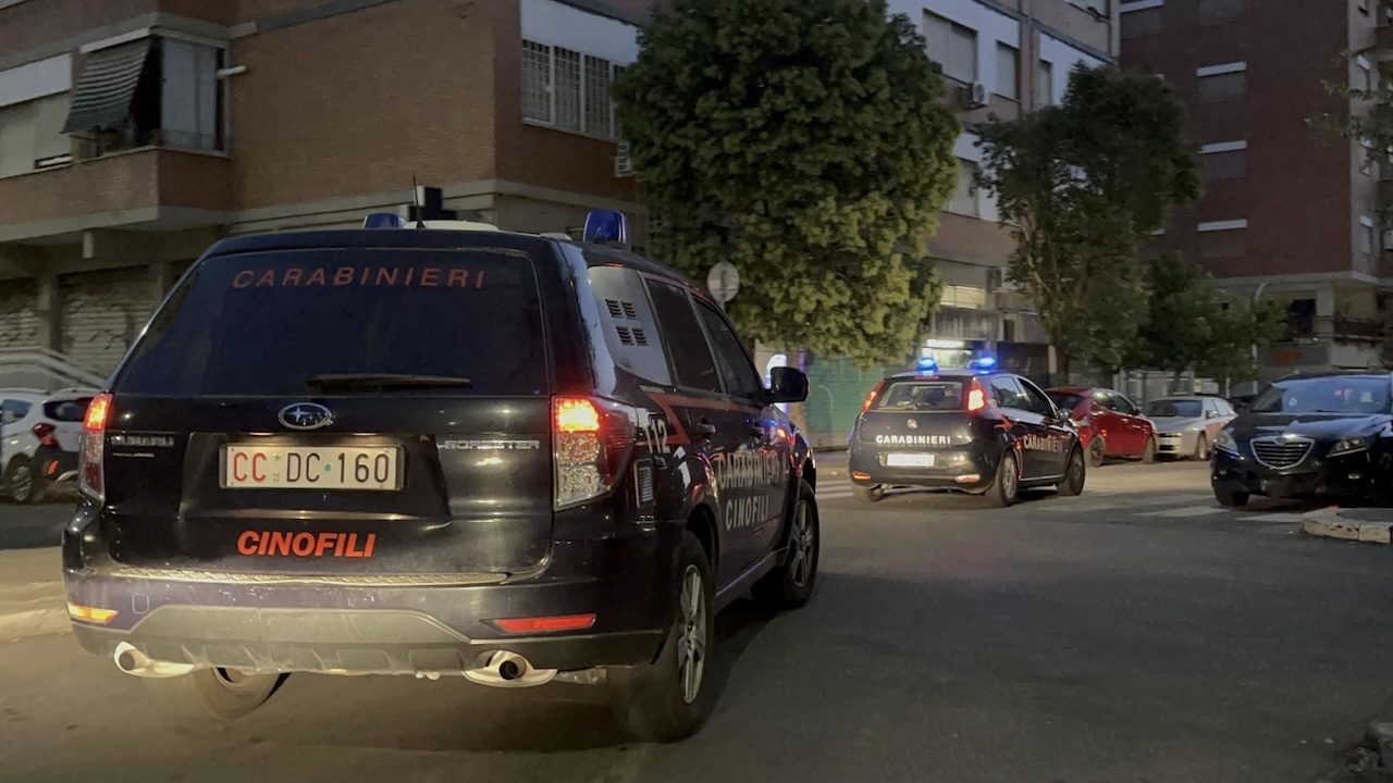 Giro di prostituzione a Roma, arrestato Don Carlos e le "matrone": ragazze costrette a ingoiare cocaina