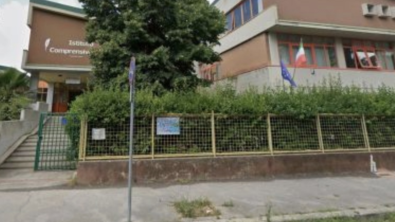 Latina, tracce di amianto nel pavimento della scuola di via Tasso: disposta chiusura temporanea