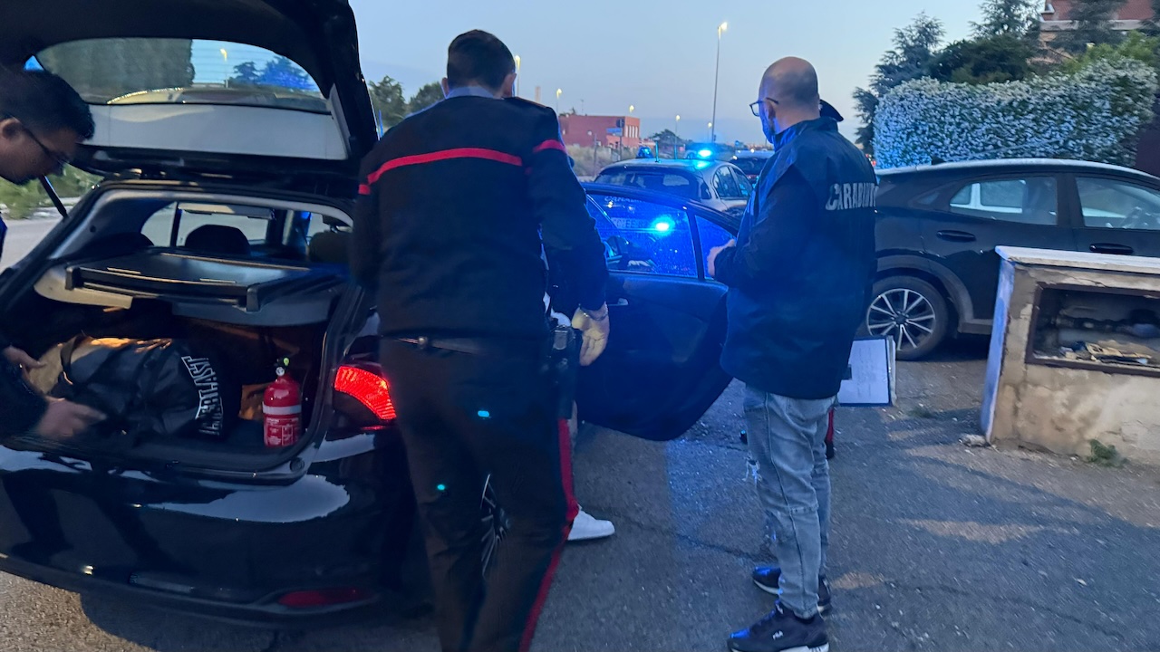 Piazza di spaccio virtuale smantellata alle porte di Roma: 9 arresti