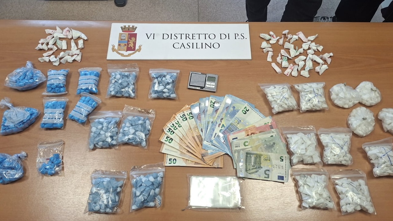 Tor Bella Monaca, deposito di cocaina nel vano ascensore del palazzo: trovate mille dosi