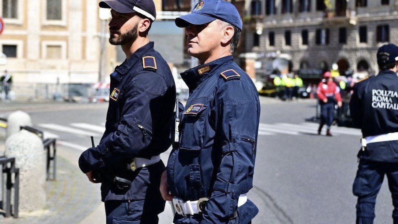 Truffa delle "tre campanelle" a Fontana di Trevi: 7 denunciati