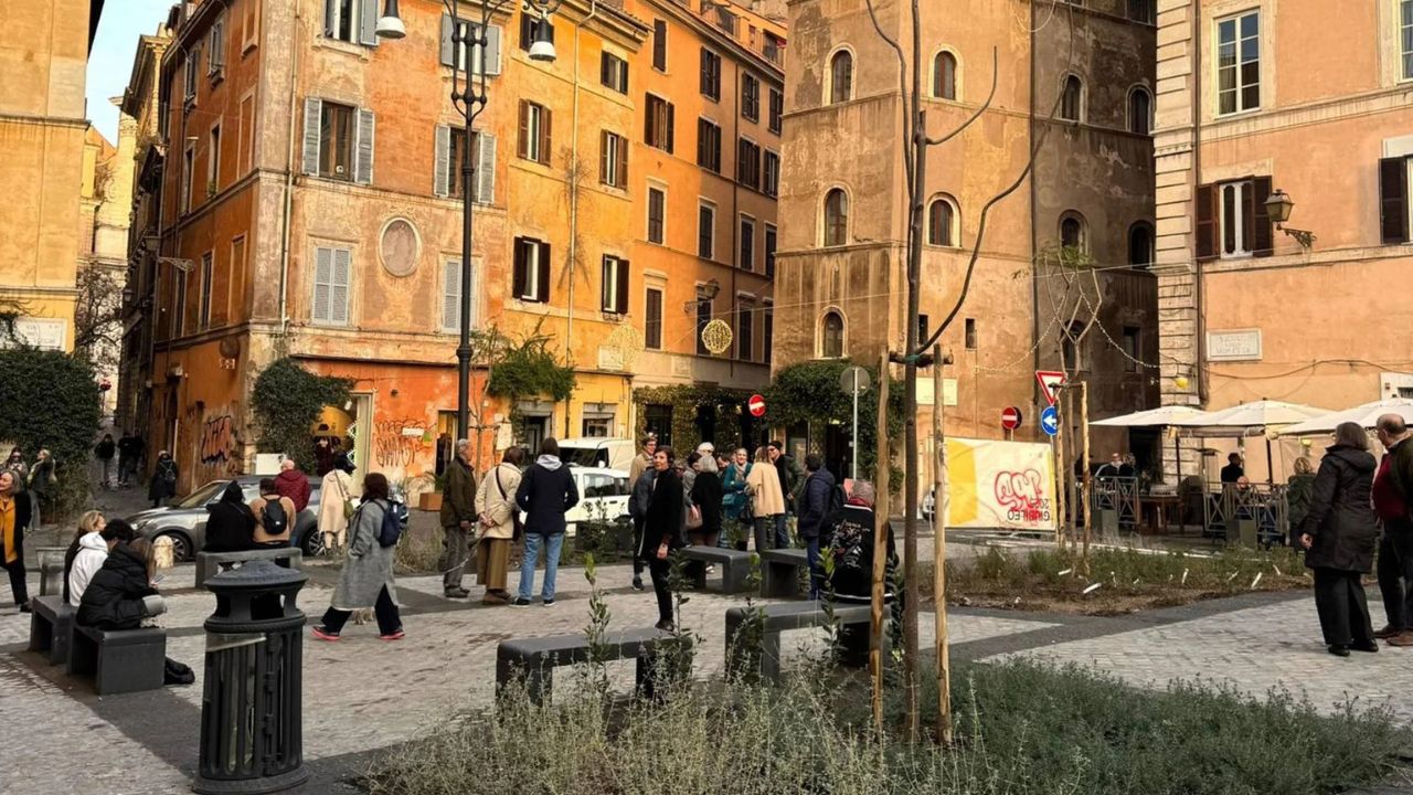 Piazza della Moretta, inaugurata la riqualificazione: un nuovo spazio per il centro di Roma