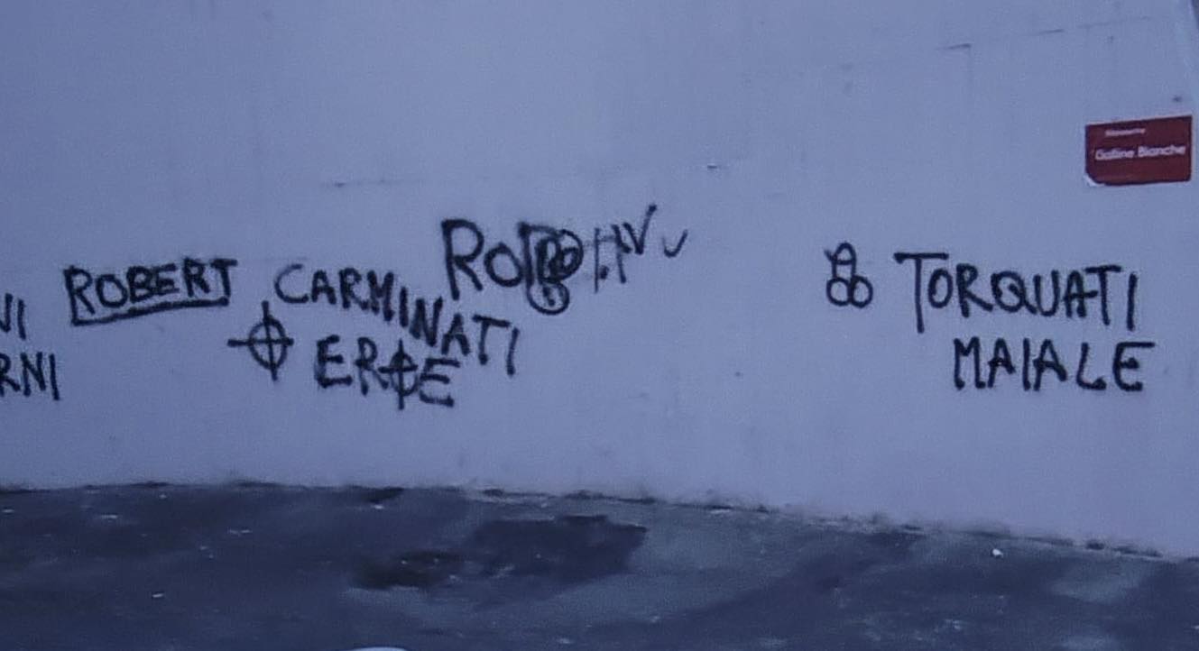 Imbrattata la biblioteca di Labaro: insulti a Torquati e alle forze dell’ordine
