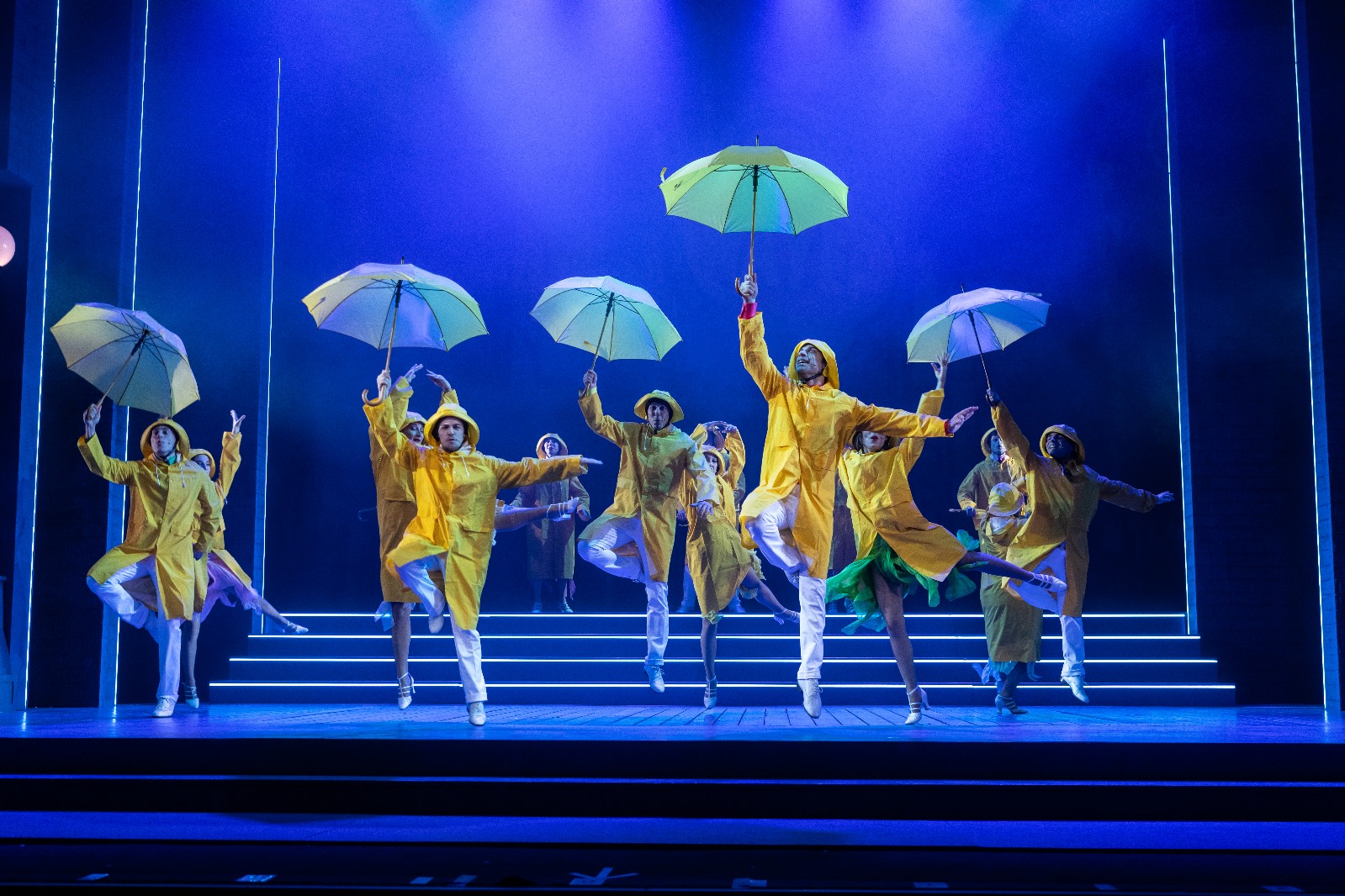 Teatro Brancaccio, Cannito presenta Cantando sotto la pioggia ‘The Broadway Musical’