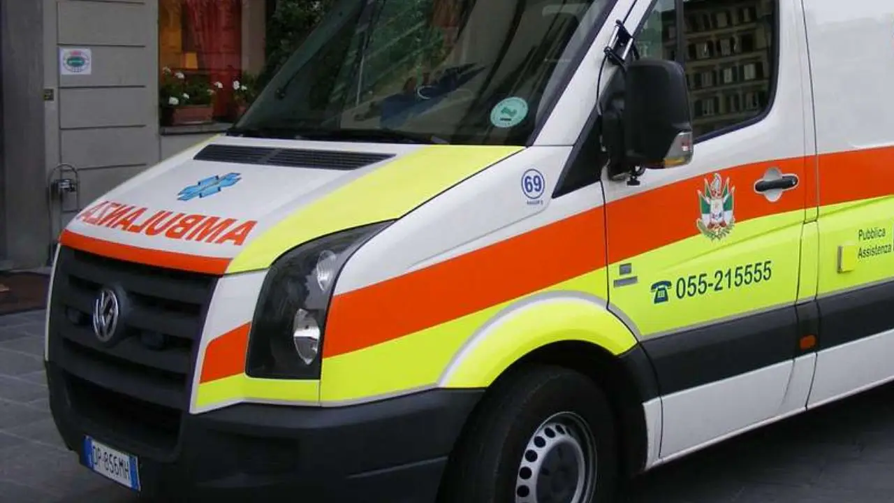 Valmontone, finisce fuori strada su auto rubata: arrestato 38enne