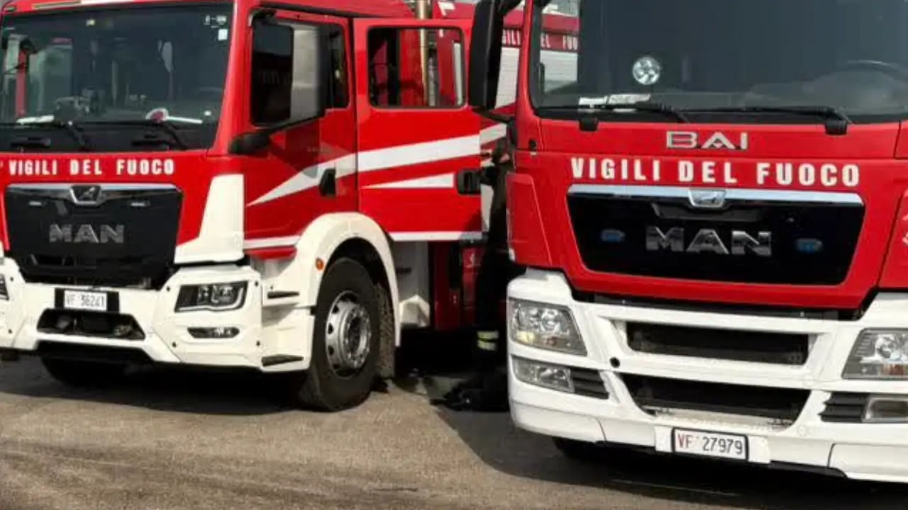 Civitavecchia, incendio nell’ex caserma Italo Stegher