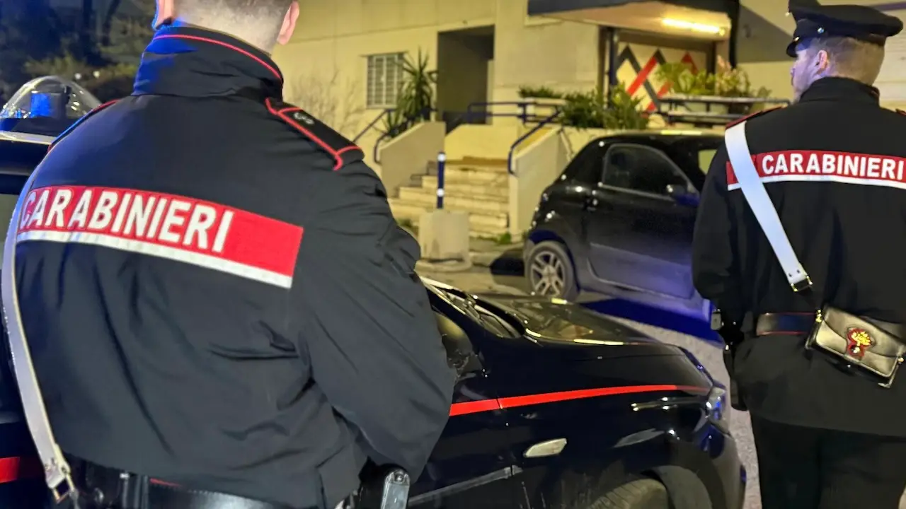 Tor Bella Monaca, investe l’ex e aggredisce il compagno: fermato per tentato omicidio