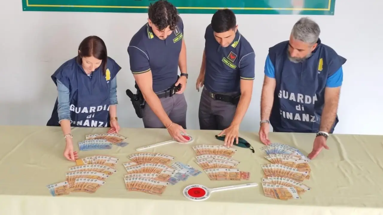 Latina, false fatture e riciclaggio: 4 misure e sequestro beni per 400mila euro
