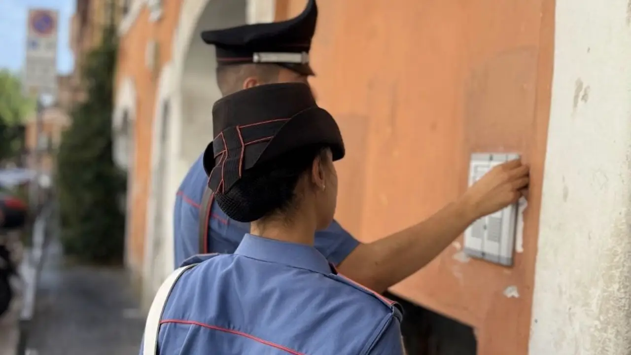 Montespaccato, spara dalla finestra con un fucile ad aria compressa e colpisce due 12enni: arrestato