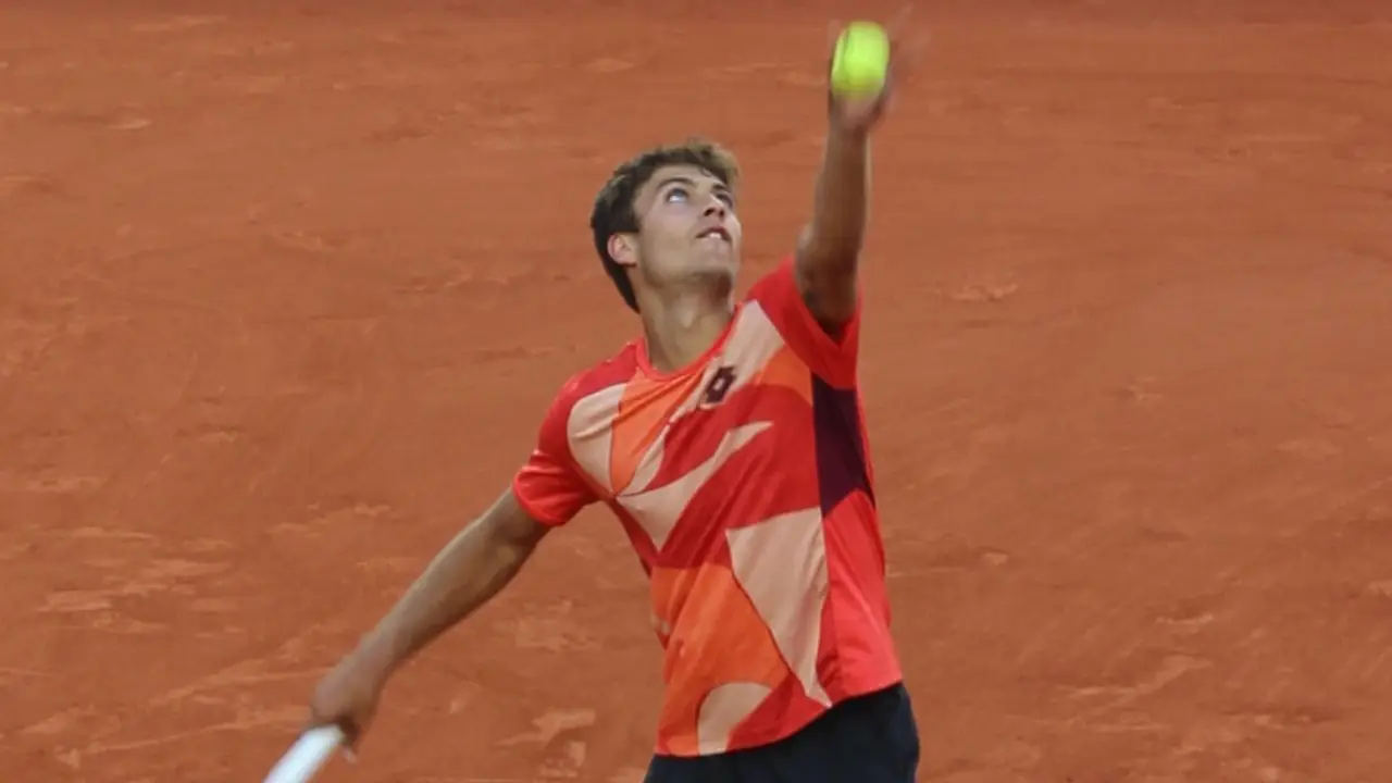 Roland Garros, Cobolli in finale: il romano avanti per il ritiro di Arnaldi