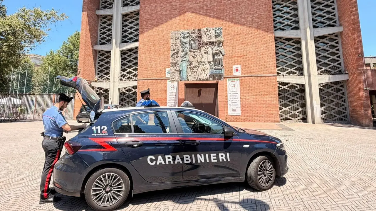 Spaccio nel cortile della parrocchia al Prenestino: arrestato 18enne peruviano
