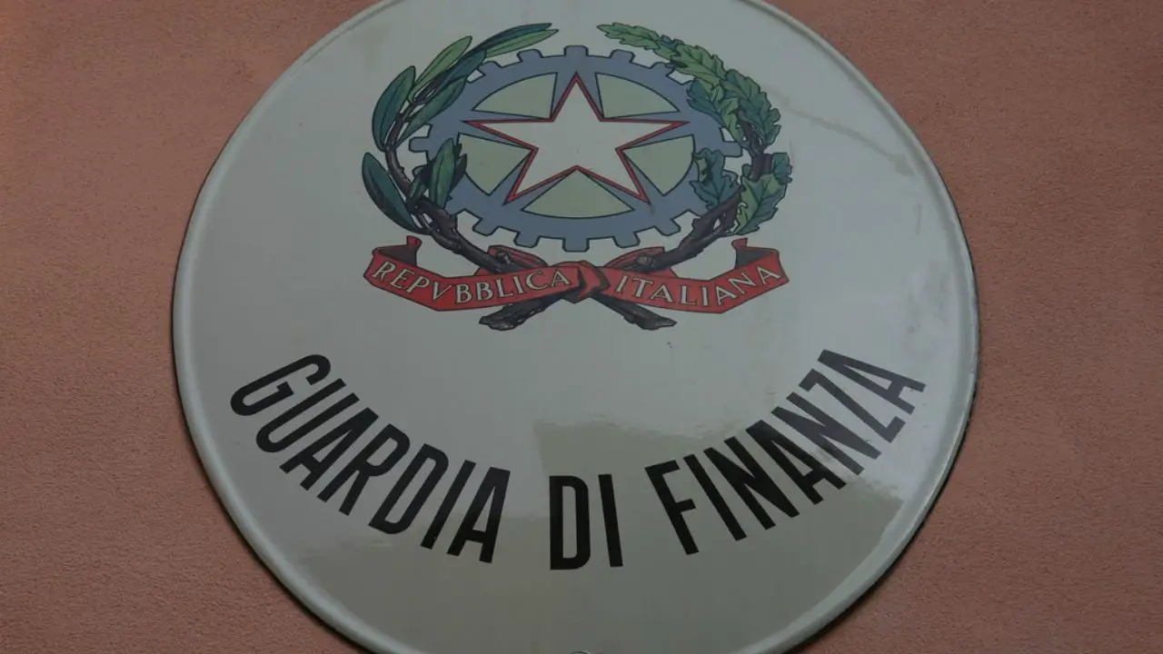 Arresti domiciliari per Mario Adinolfi: indagine della Procura di Roma sulla "scommessa collettiva"