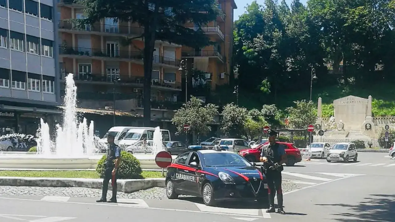 Controlli straordinari a Velletri: identificate 73 persone e sventata una tentata estorsione