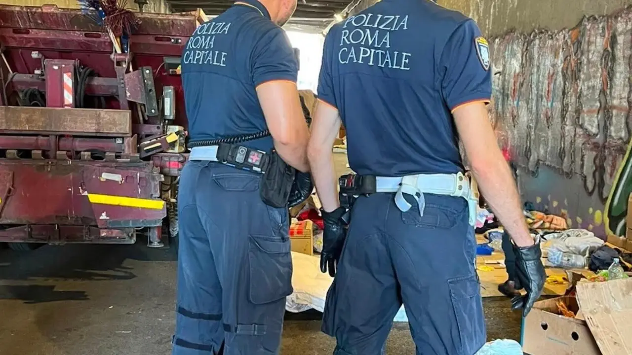 Operazione di decoro a Trastevere: ripulito il sottopasso di via Volpato
