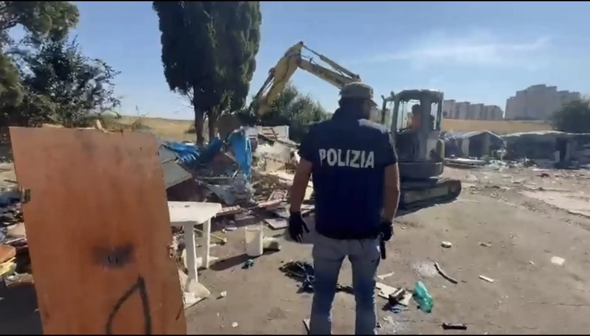 Roma, bonificato micro campo al Casilino: rimosse bombole di gas