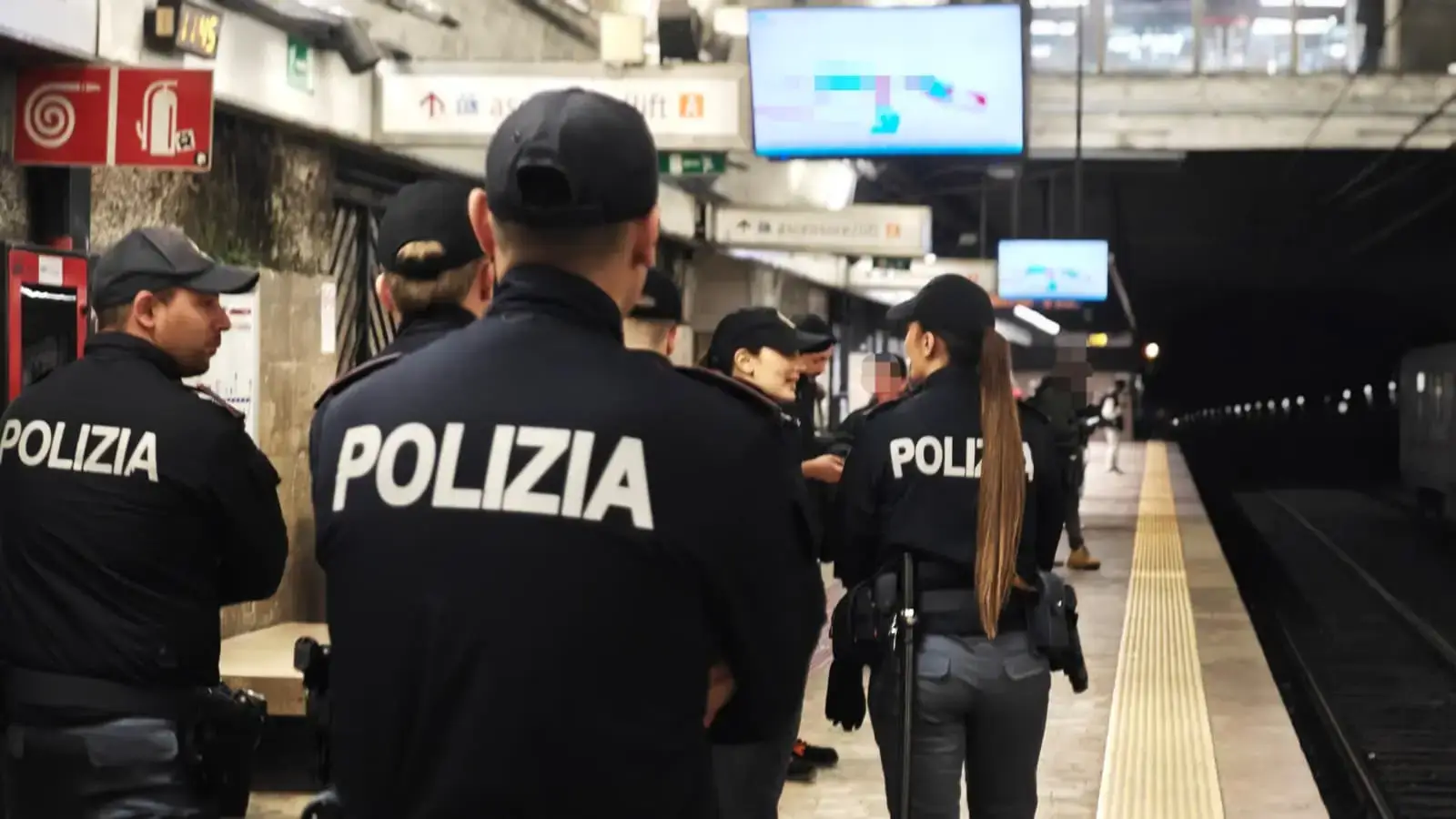 Controlli a Termini e in centro: sei arresti tra furti e carte rubate