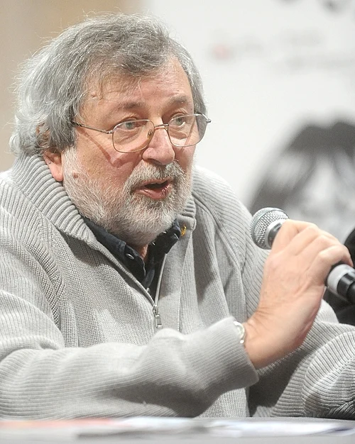Francesco Guccini, l’omaggio di Venditti: “… Mancherai al futuro e a tutti noi!”