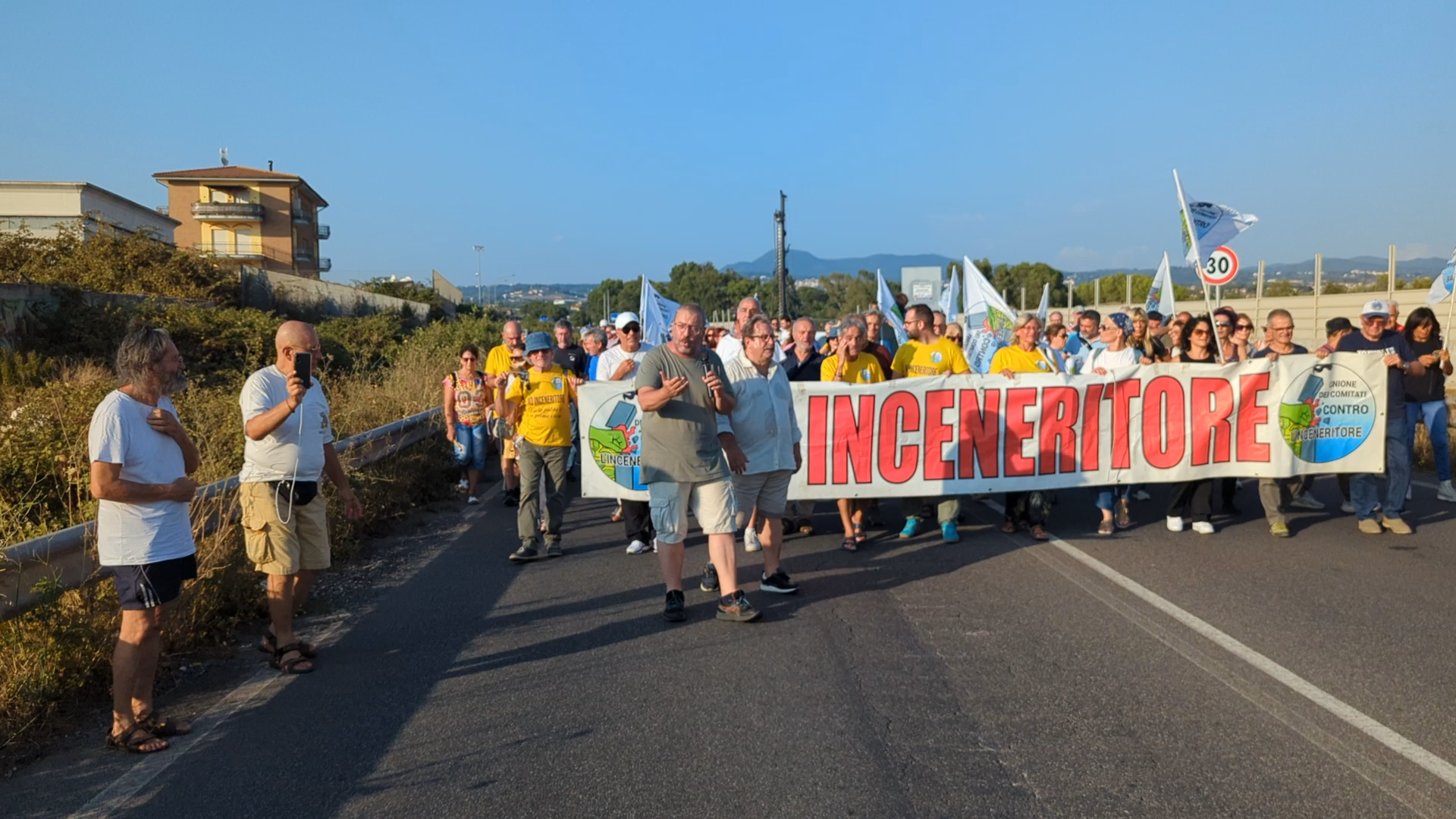 Il corteo contro l'inceneritore di Santa Palomba