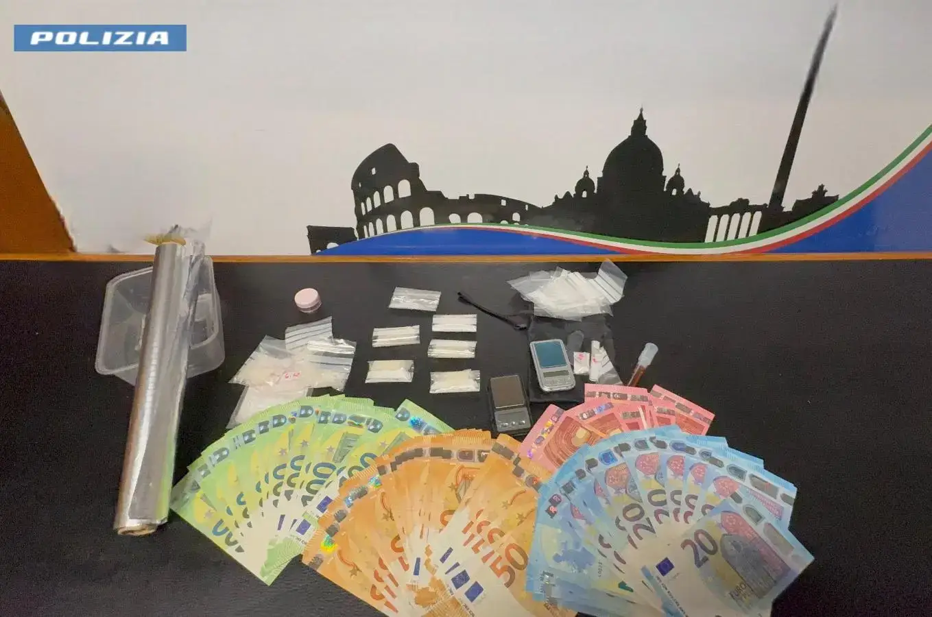 Roma, doppifondi nei mobili: cinque arresti tra Primavalle, Nettuno e Velletri