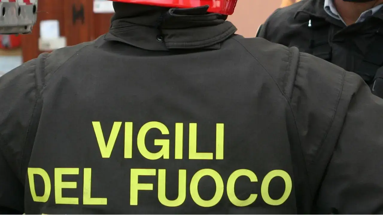 Roma, incendi simultanei: indagini su mancate bonifiche