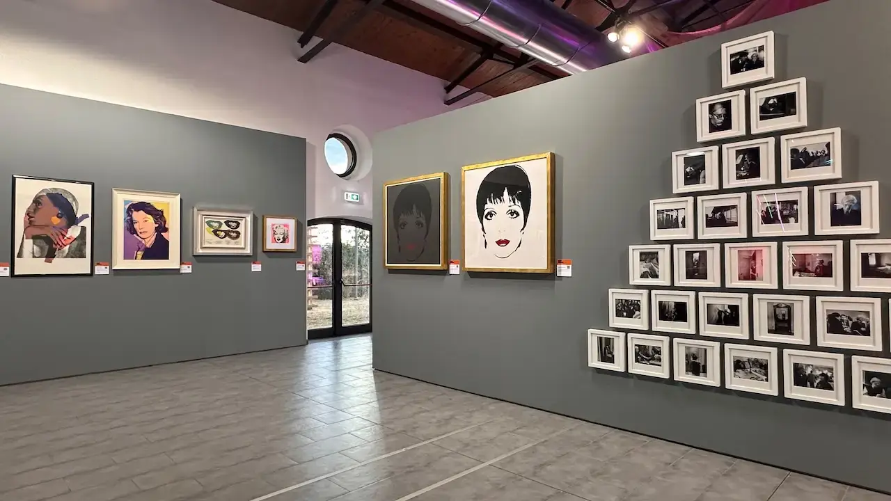 Andy Warhol in mostra all’Eur: alla Vaccheria la retrospettiva dedicata al mito